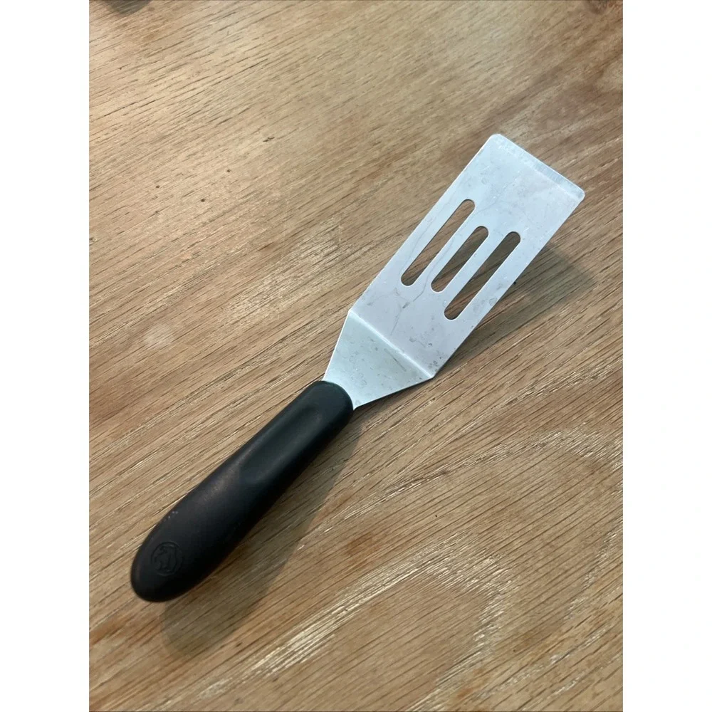 The Pampered Chef Stainless Steel Slotted Mini Brownie Cookie Spatula #2622